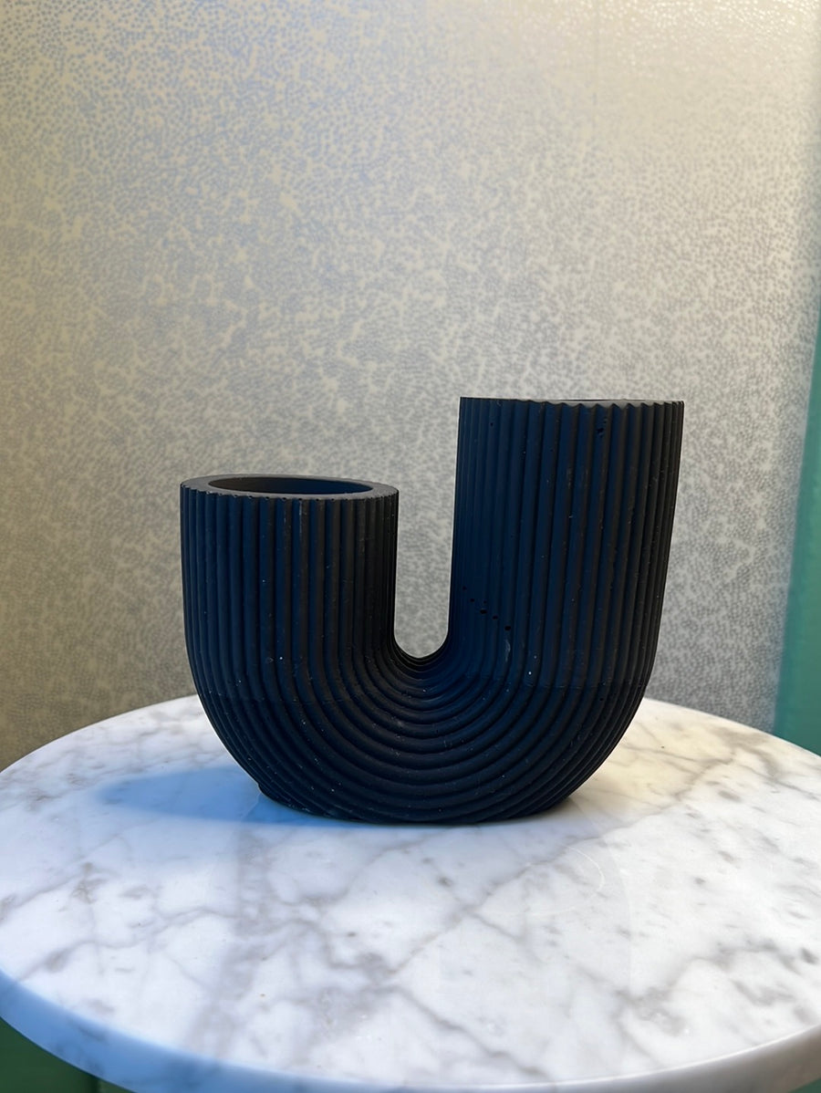 Black Macaroni Vase (small)